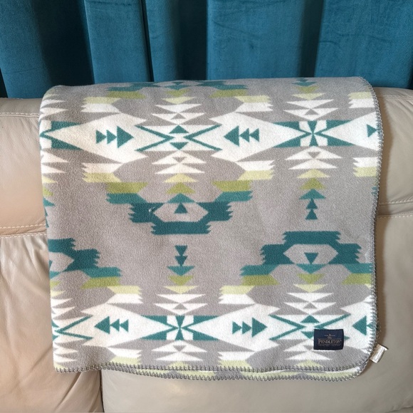 PENDLETON Jacquard Throw Reversible Avra Valley Gray 50x70